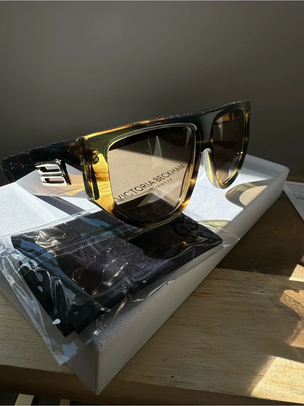 Victoria Beckham Tortoiseshell Sunglasses and Case Box